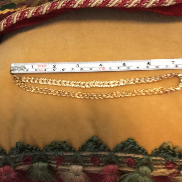 Goldtone Leaf earrings & Necklace - Picture 9 of 10